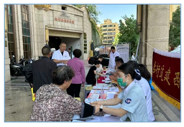 爱心义诊进小区,贴心关怀暖人心 | 兰石医院在行动